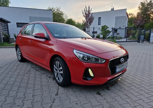 Hyundai I30 cena 39900 przebieg: 182712, rok produkcji 2017 z Pruszków małe 301